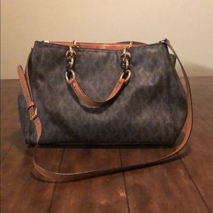 Michael kors Cynthia bag in great condition